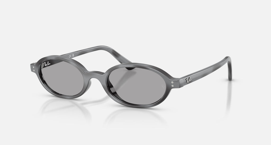 Ray-Ban RB4472 685480 - quarter view